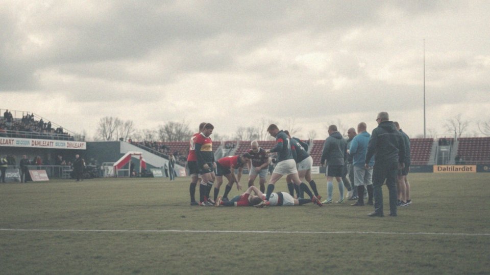 Jakie sytuacje mogą wydłużyć czas gry w rugby?