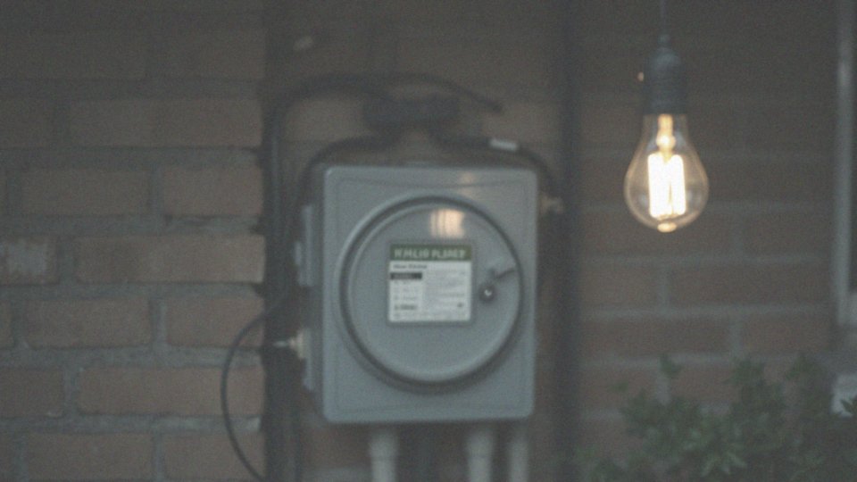 Jakie są zasady wznowienia dostaw energii w przypadku zaległych rachunków?